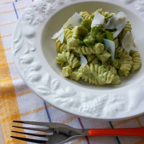 Fusilli pesto fave e ricotta cremosi