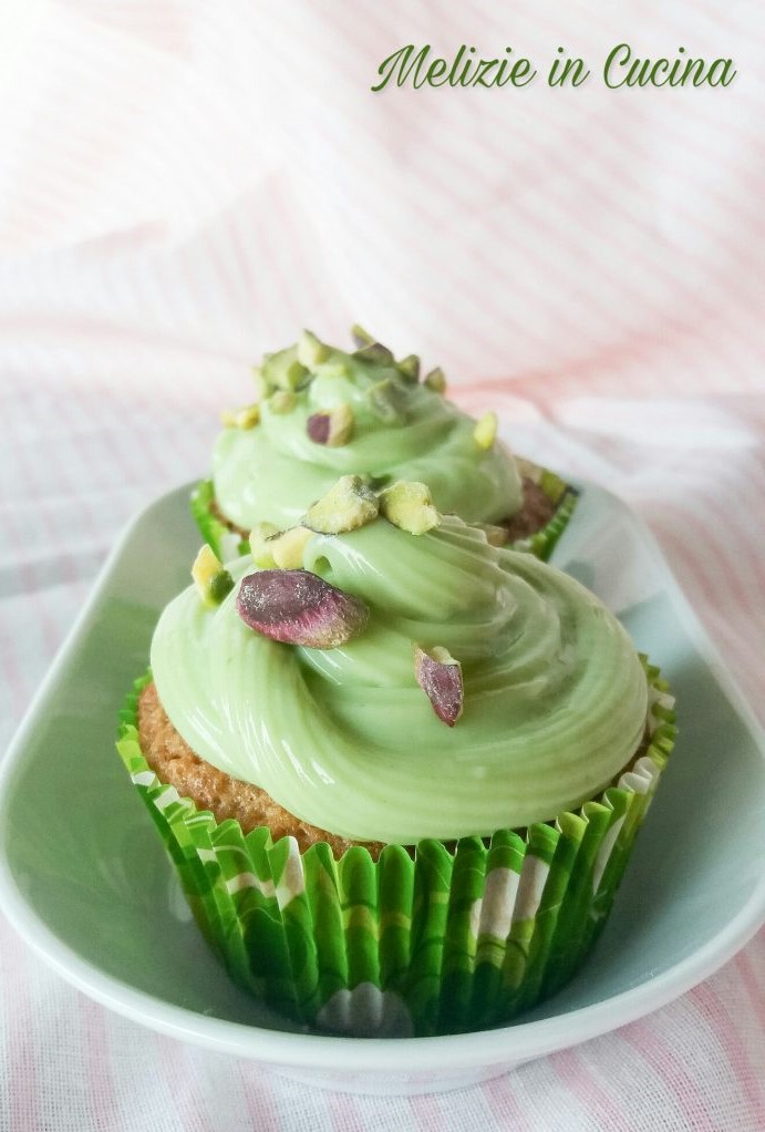 Muffin al pistacchio con crema pasticcera