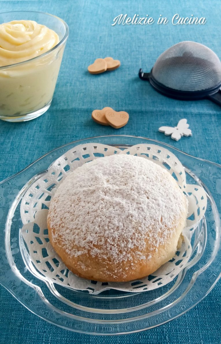 Panzerotti dolci con Crema Pasticcera