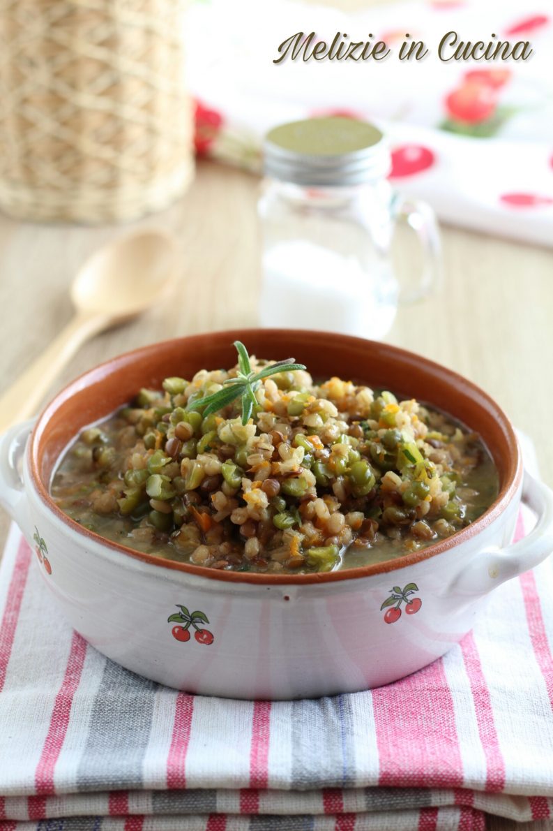 Zuppa Orzo Lenticchie e Piselli