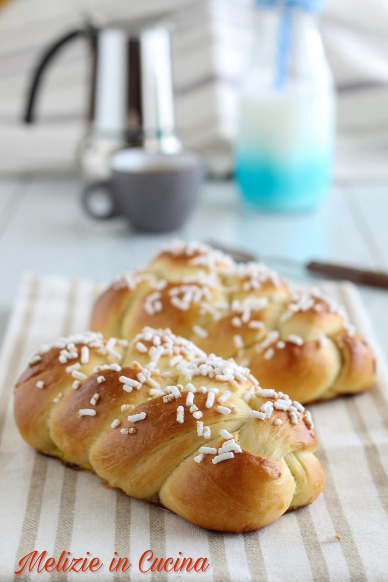 Treccia di Pasta Brioches