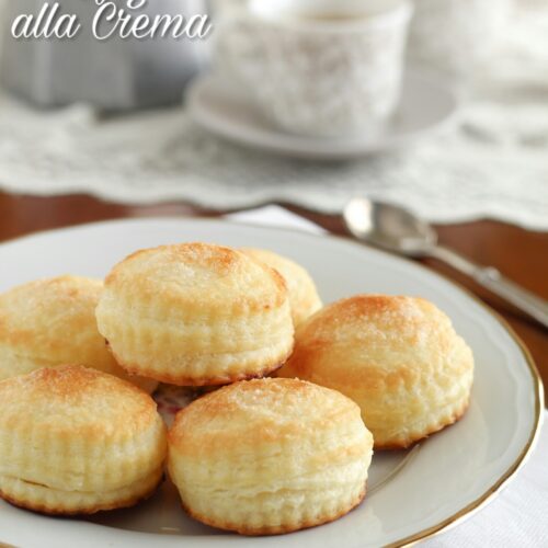 Bocconcini di sfoglia ripieni di crema