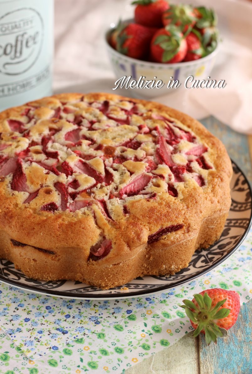 Torta della nonna con frutta