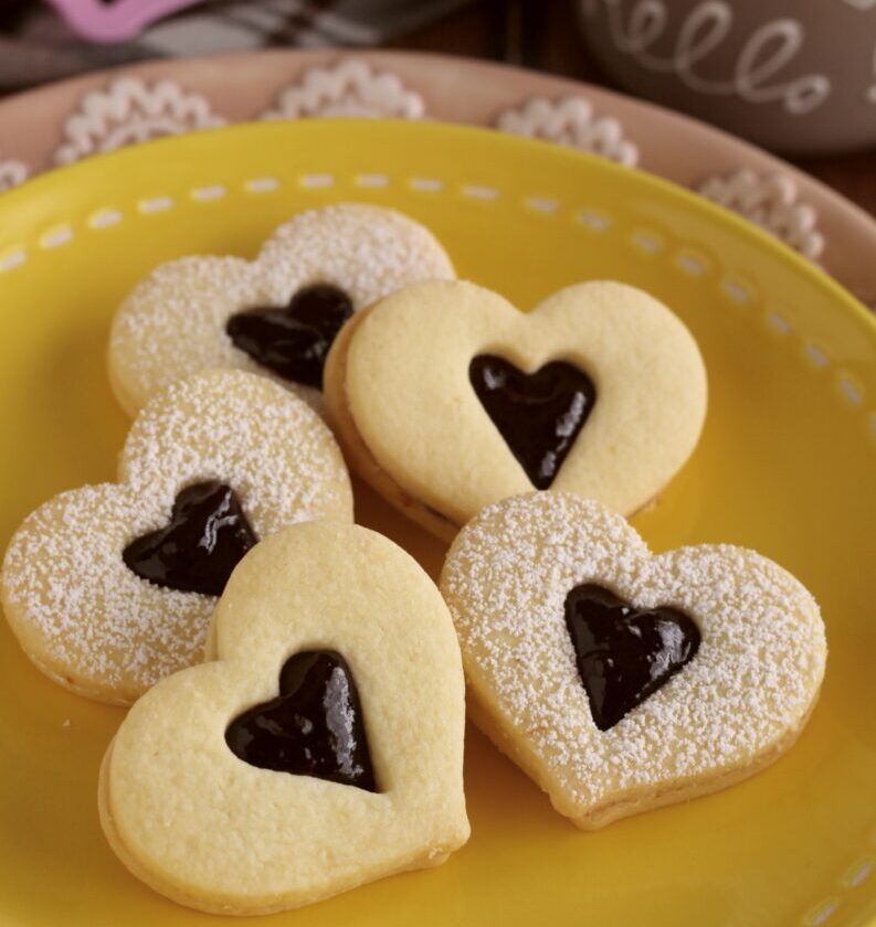Biscotti cuore con frolla setosa 18 Biscotti cuore con frolla setosa